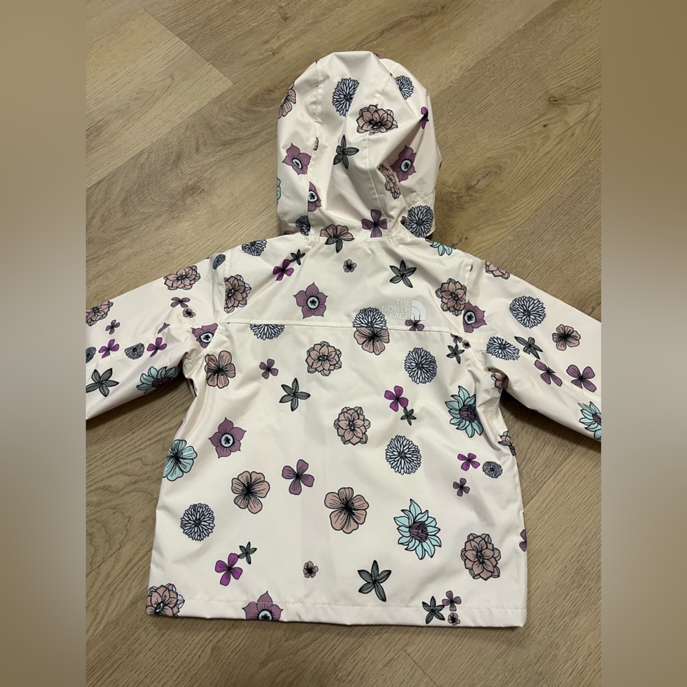 The North Face Baby Antora Rain Jacket in white dune/desert bloom - Picture 6 of 6